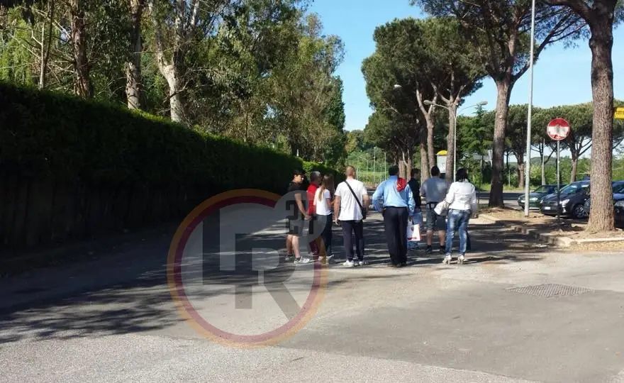 tifosi esterno trigoria mini ritiro 12052015