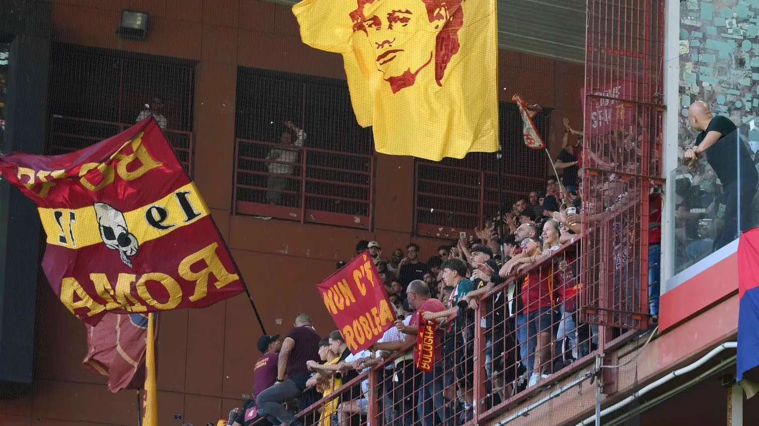 tifosi genoa roma