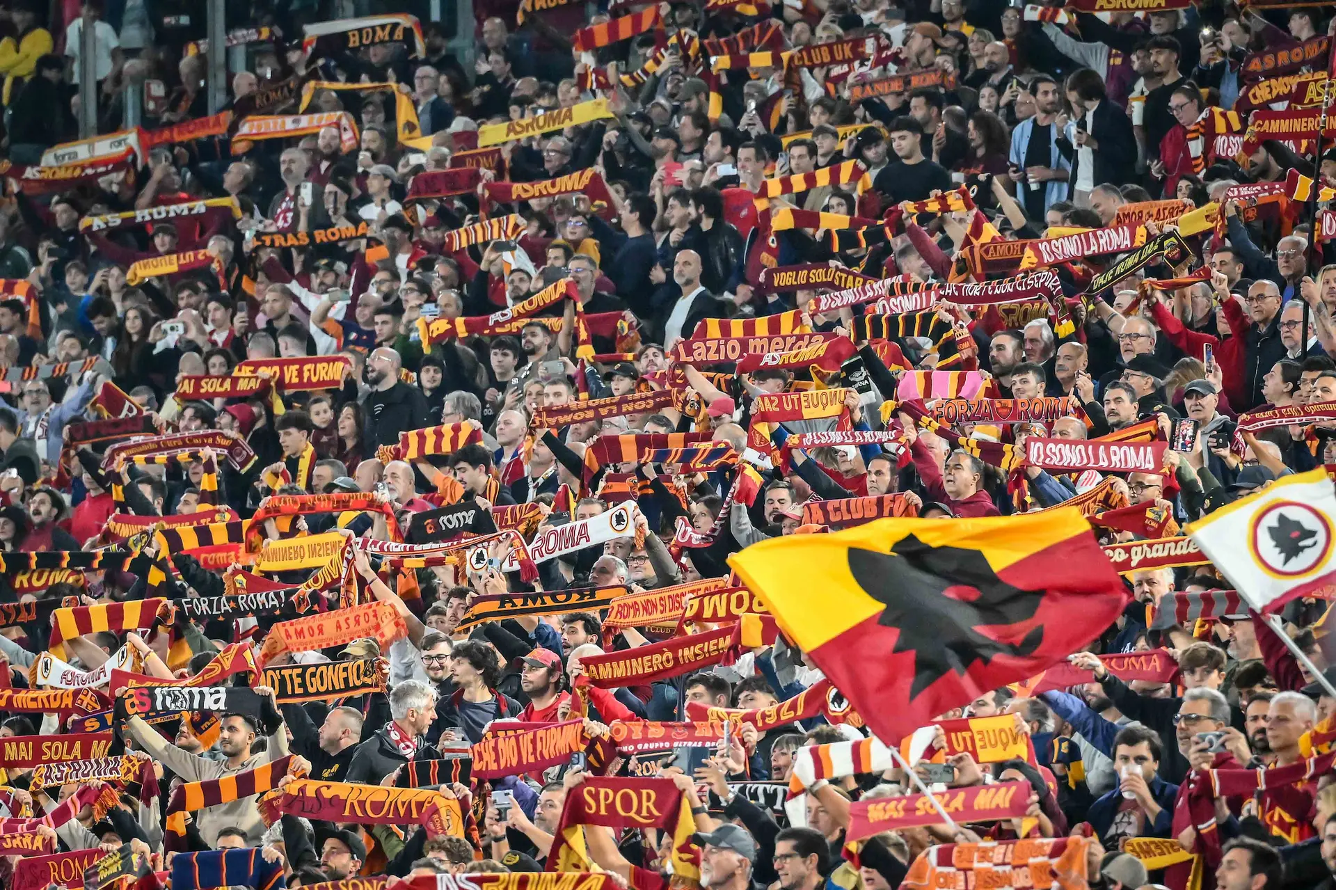 tifosi sciarpe roma inter
