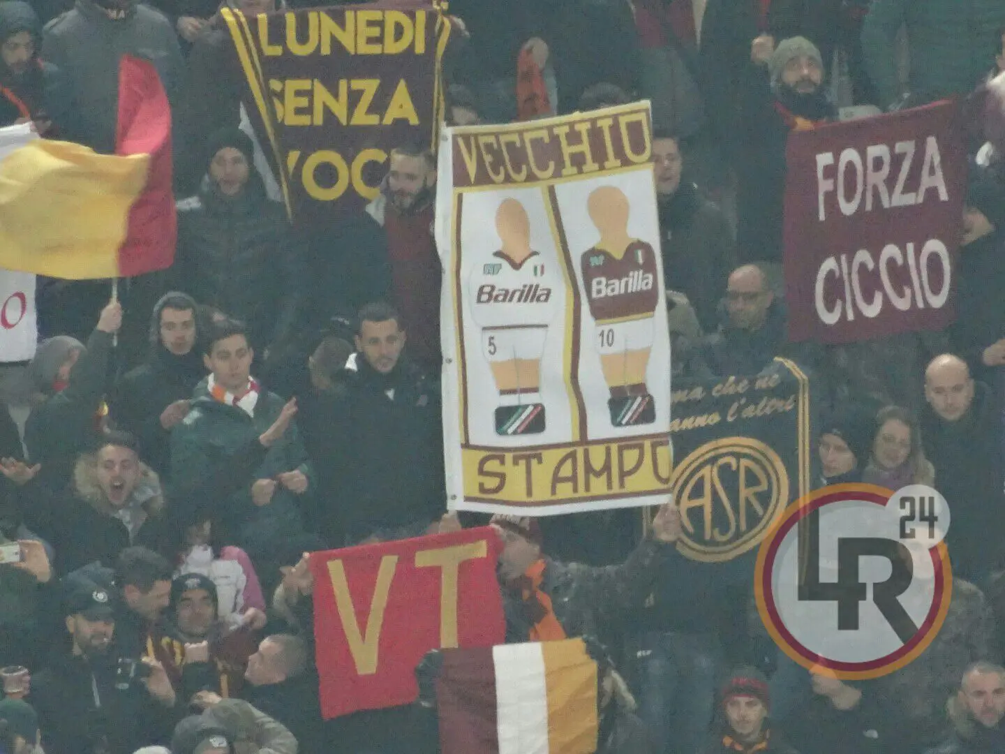 tofosi roma a torino striscione vecchio stampo lr24