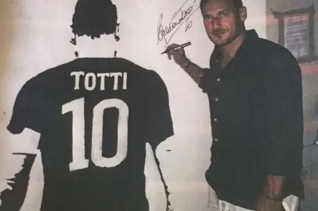 totti autografa murales