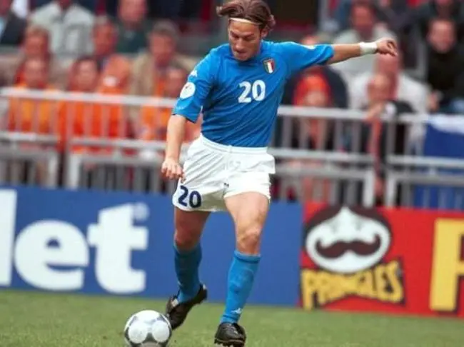 totti calcia euro 200