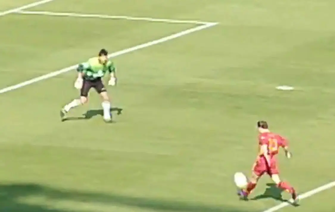 totti cucchiaio buffon roma parma
