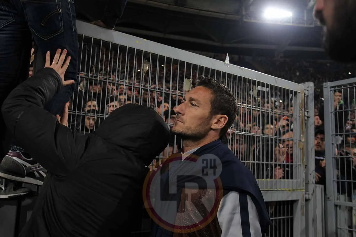 totti deluso confronto curva roma fiore 190315 mancini