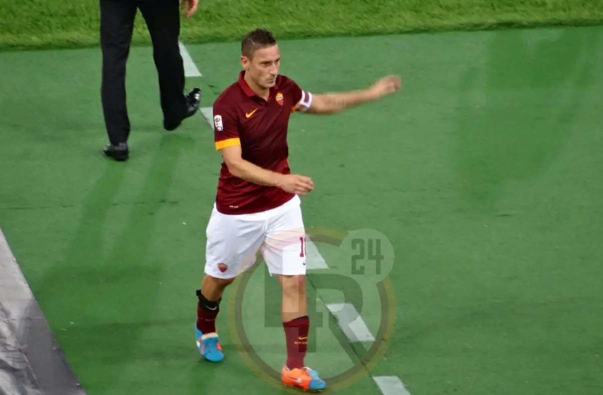 totti esce dal campo roma chievo
