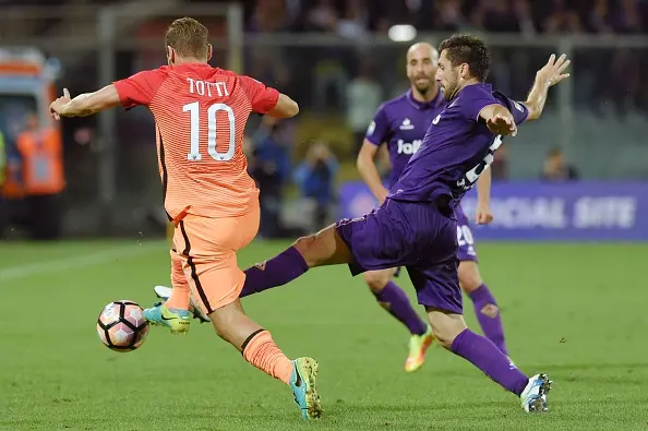totti fiorentina roma spalle