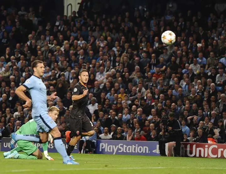 totti gol cucchiaio manchester city