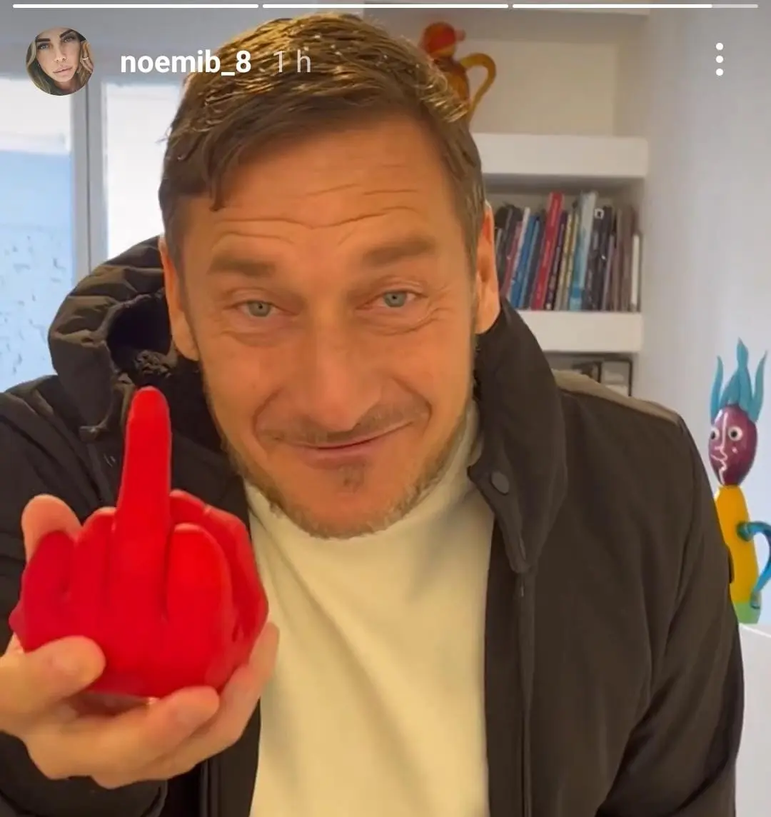 totti ig con noemi compagna