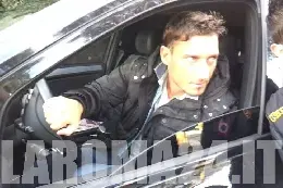 totti in macchina trigoria 061211