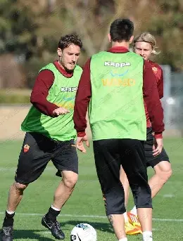 totti kjaer allenamento asroma fb 090312