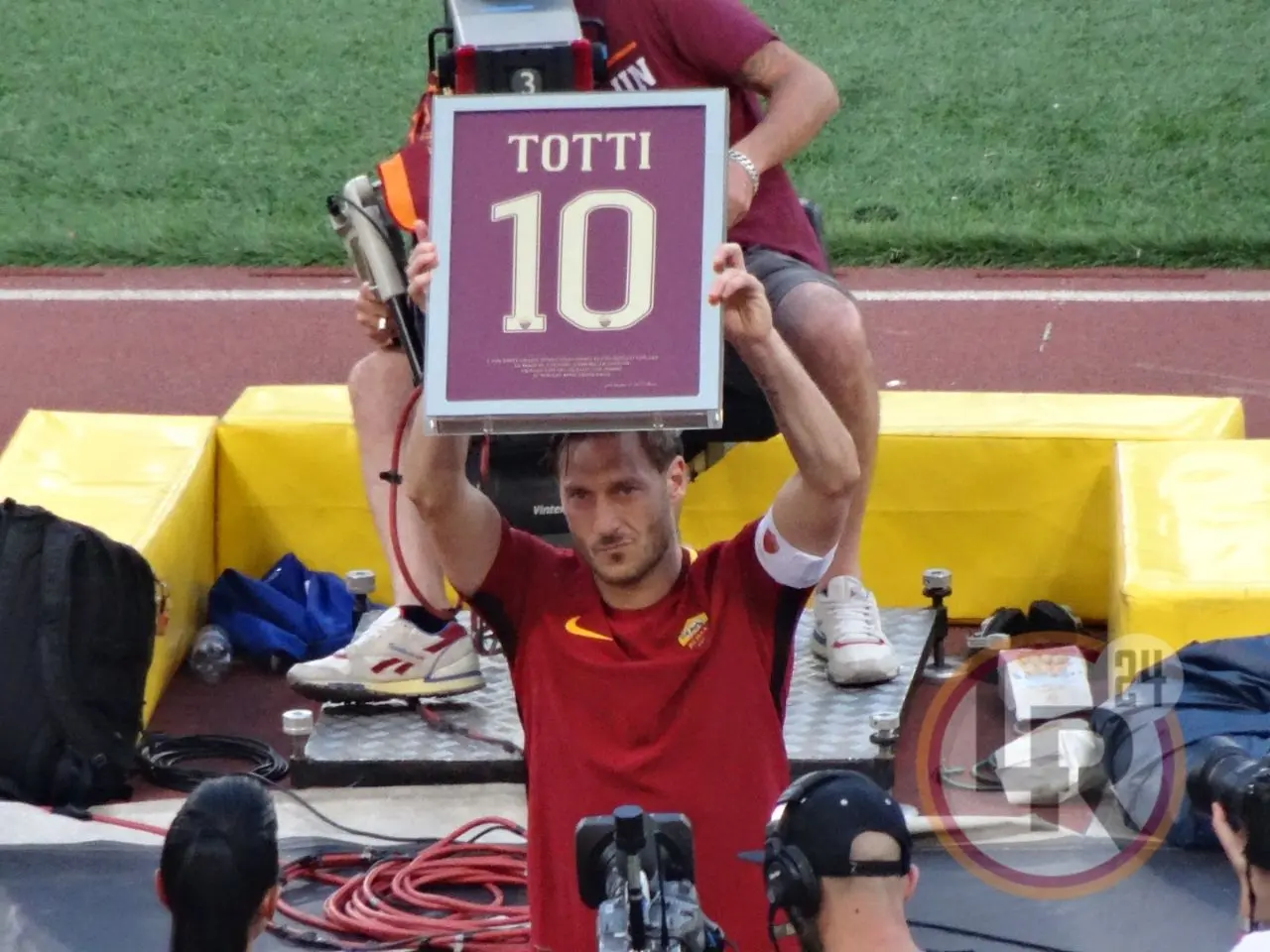 totti maglia celebrativa lr24