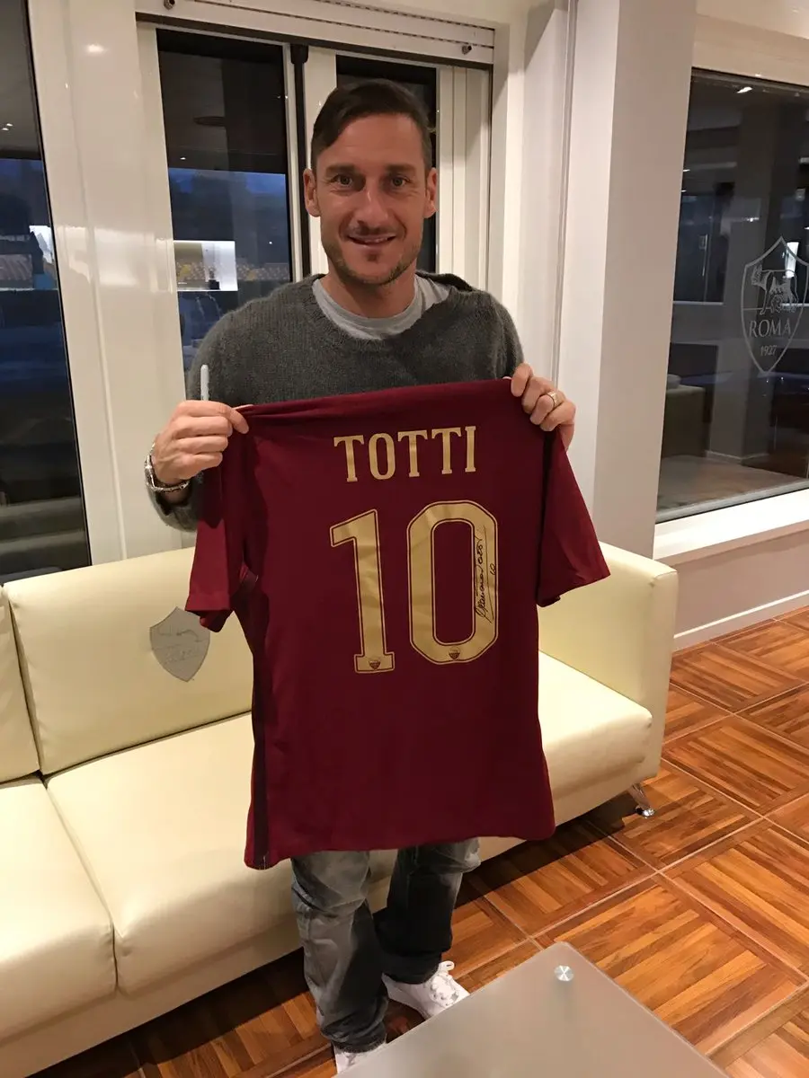 totti maglia derby