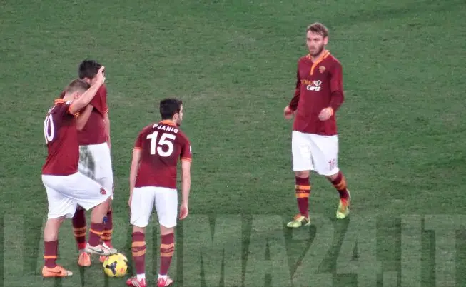 totti pjanic ddr battuta punizione