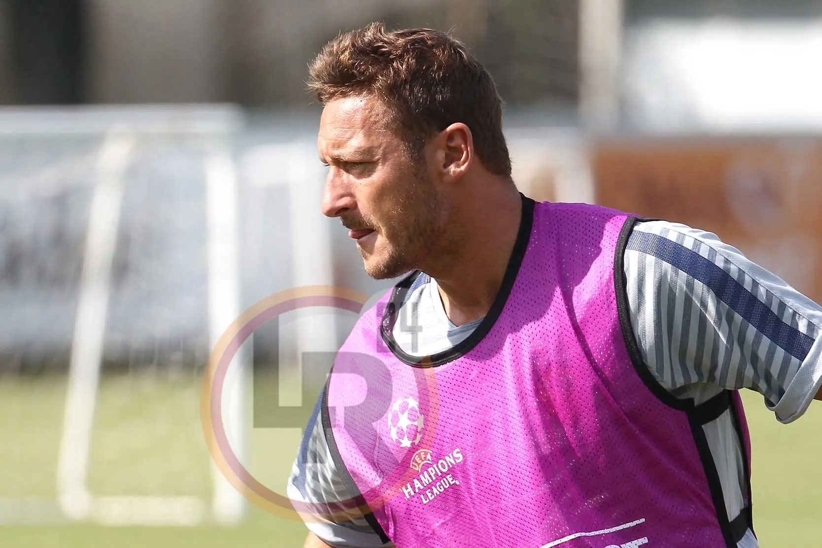 totti primo piano allenamento champions