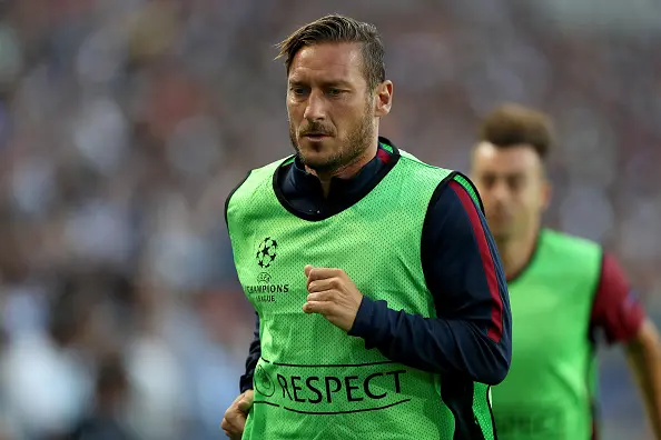 totti riscaldamento champions