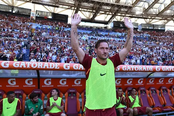 totti saluta 1