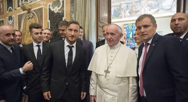 totti squadra papa francesco