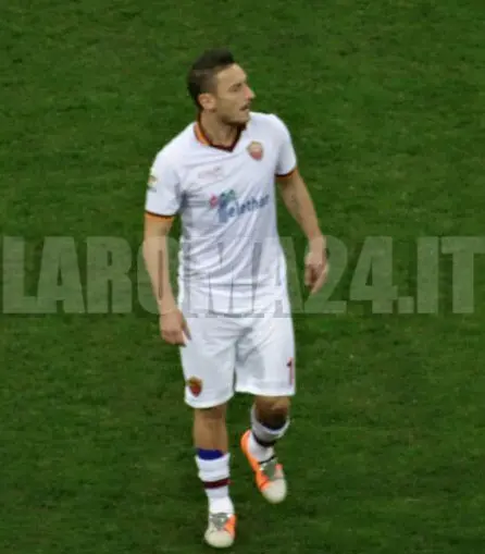 totti tutta figura bianco piccola