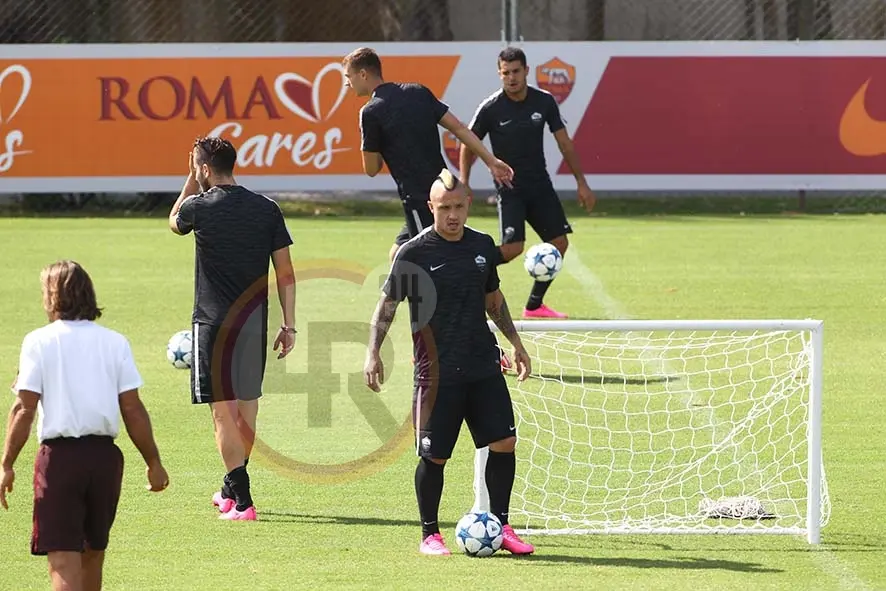 trigoria 15915 allenamento nainggolan