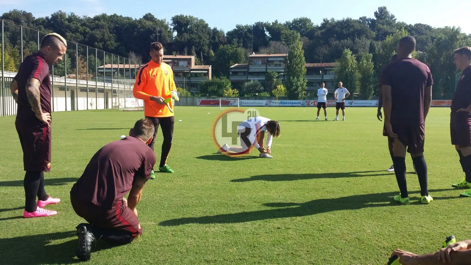 trigoria squadra in campo lr24