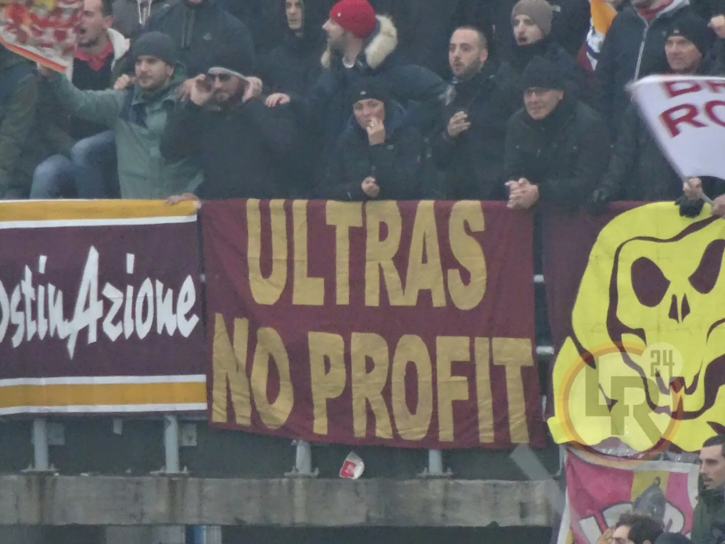 ultras no profit striscione