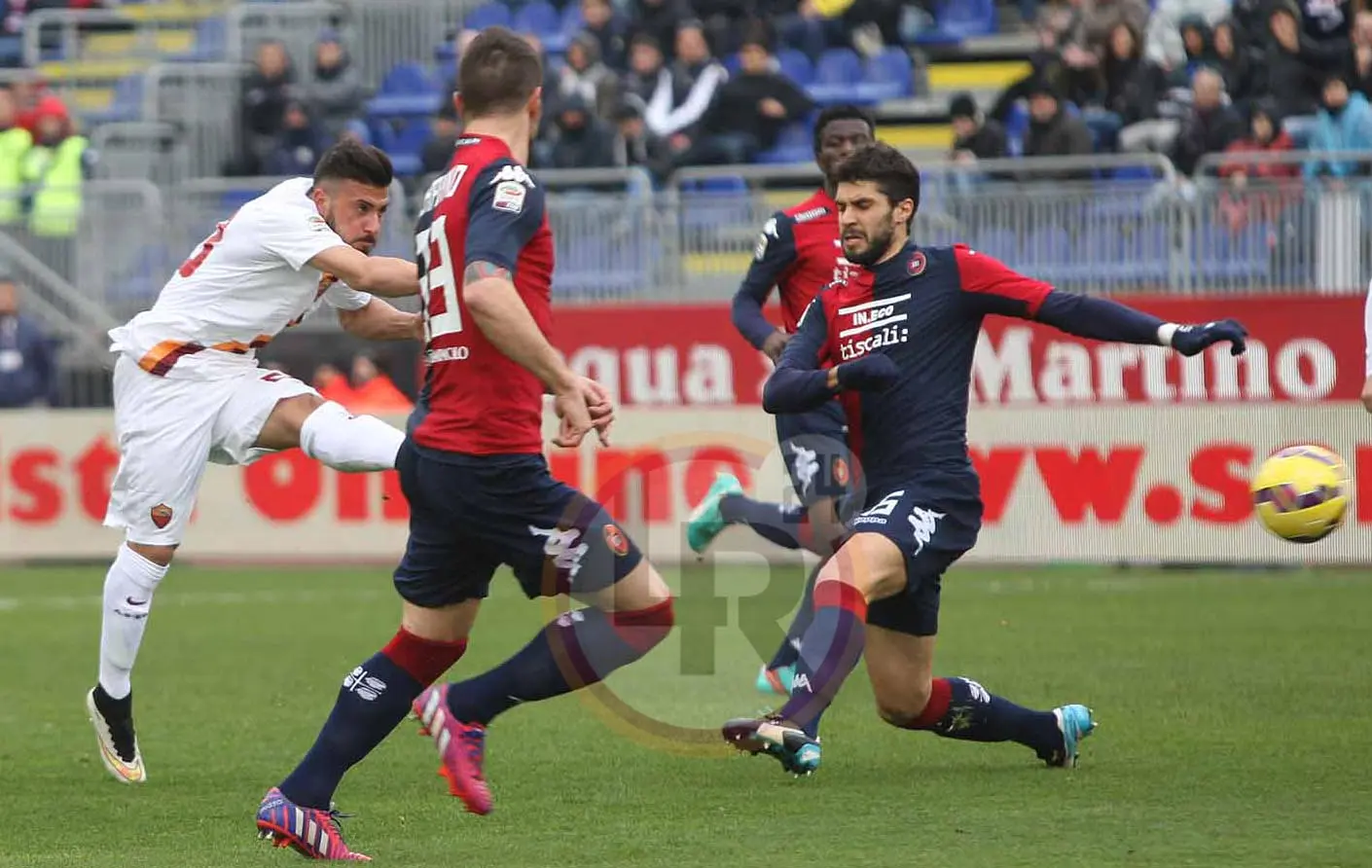 verde tiro in mezzo avversari cagliari roma 080215 mancini