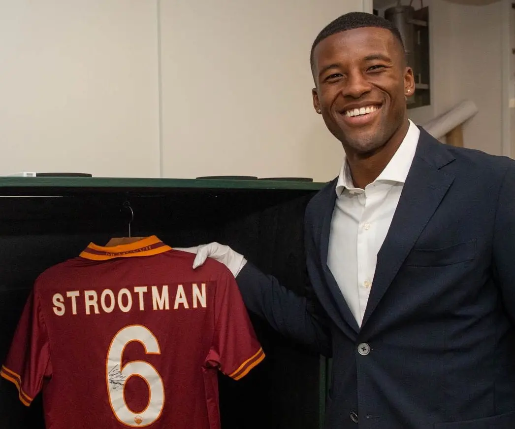 wijnaldum e maglia strootman