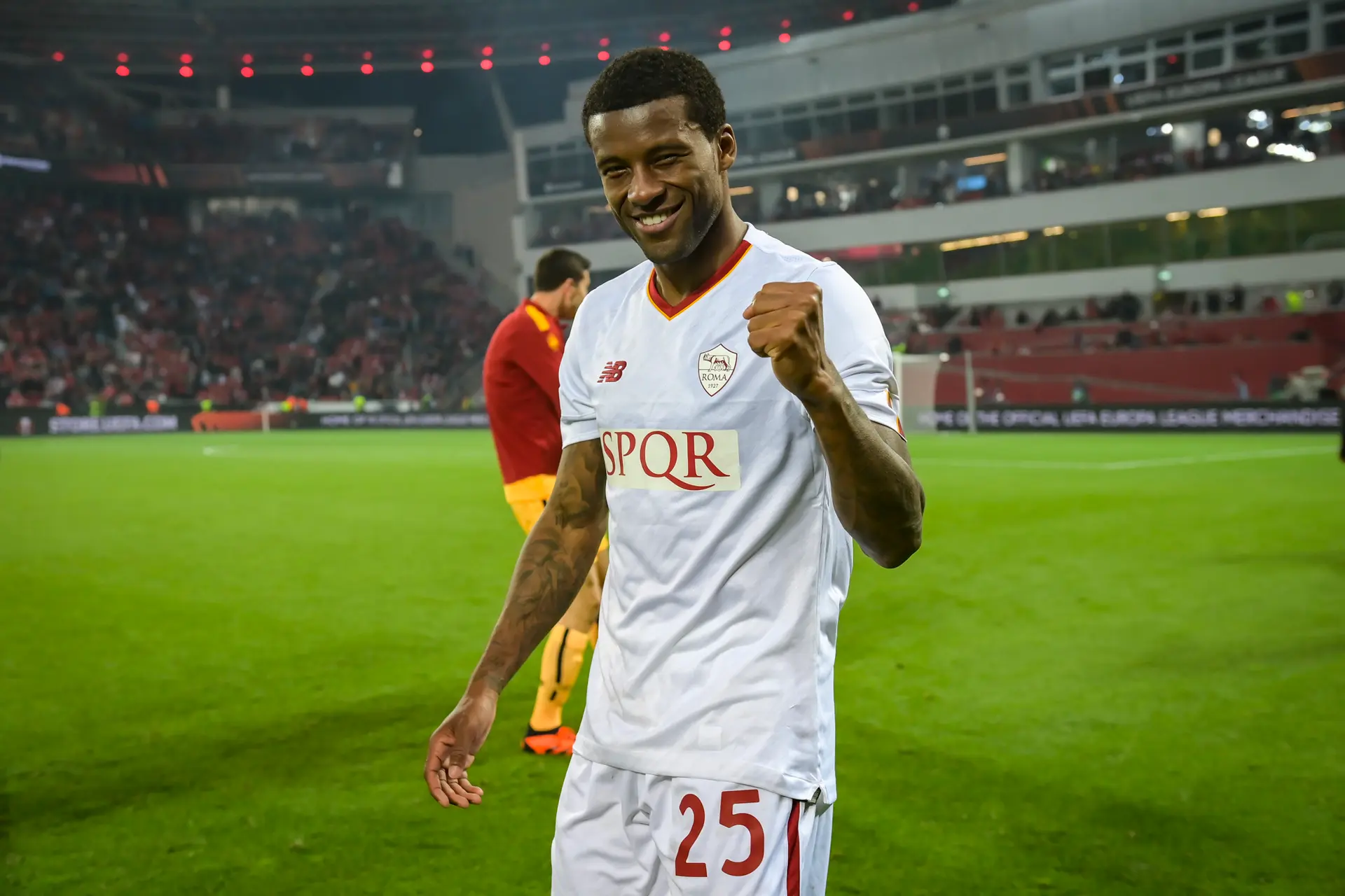 wijnaldum esulltanza bayer roma