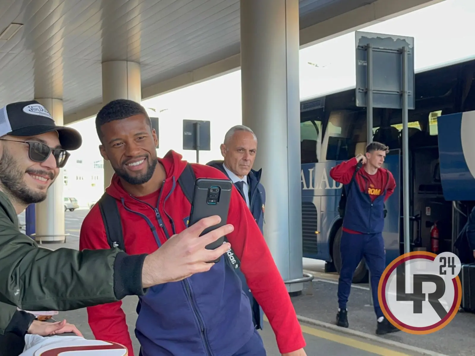 wijnaldum fiumicino tifosi