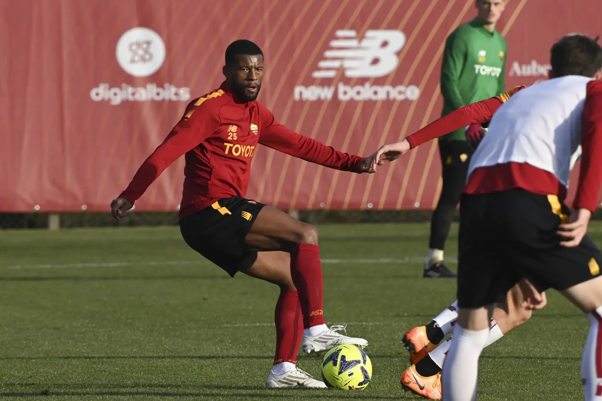 wijnaldum pallone trigoria