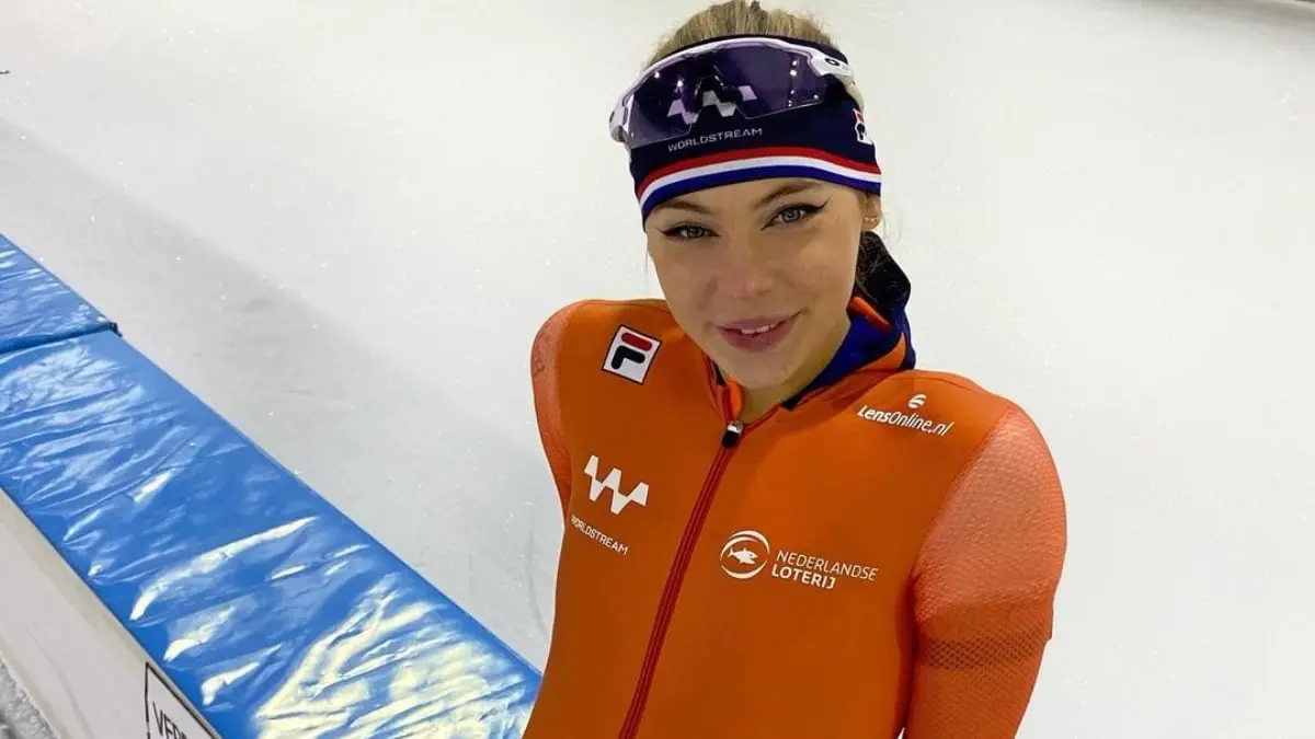 jutta leerdam nieuw pak schaatsen team worldstream oranje