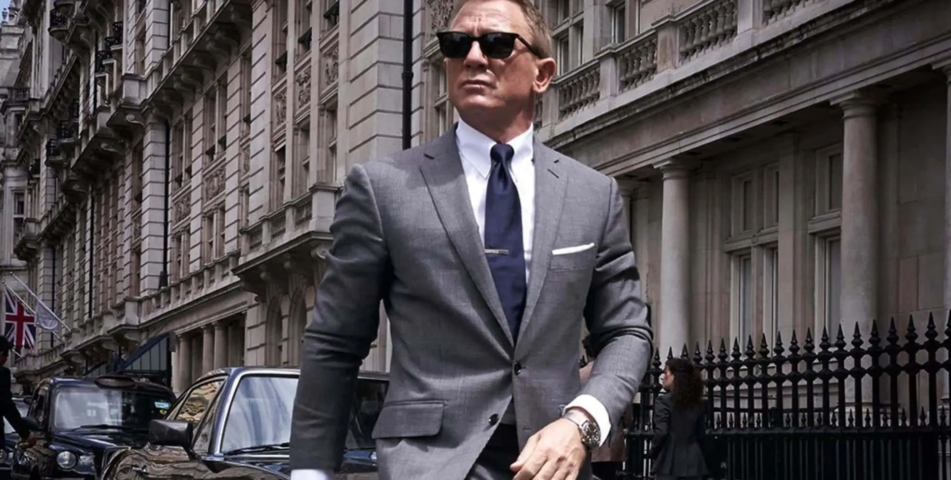 james bond gadgets