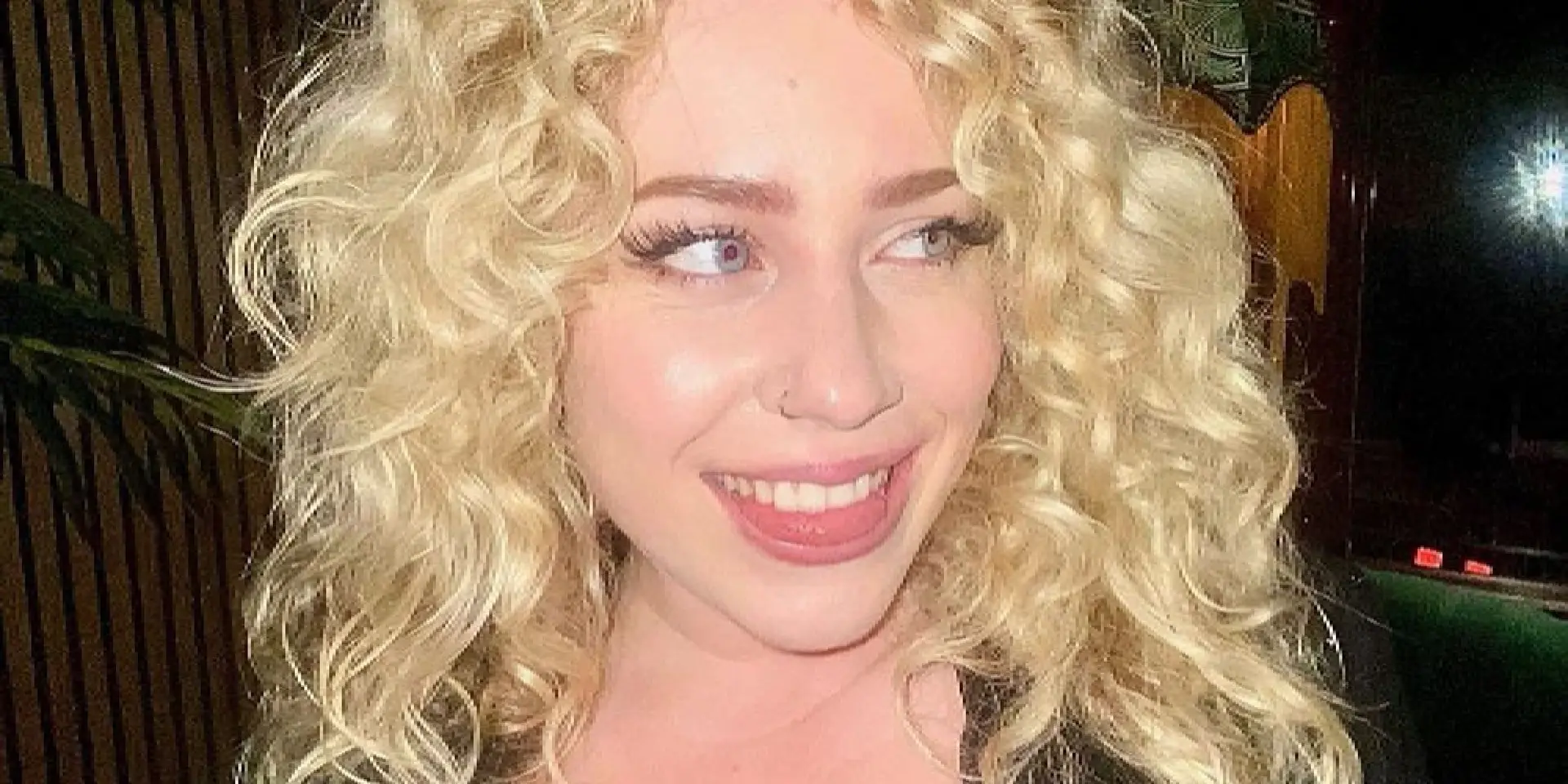 lisa vol deelt heerlijke kleedkamerfoto met haar og3ne zusjes