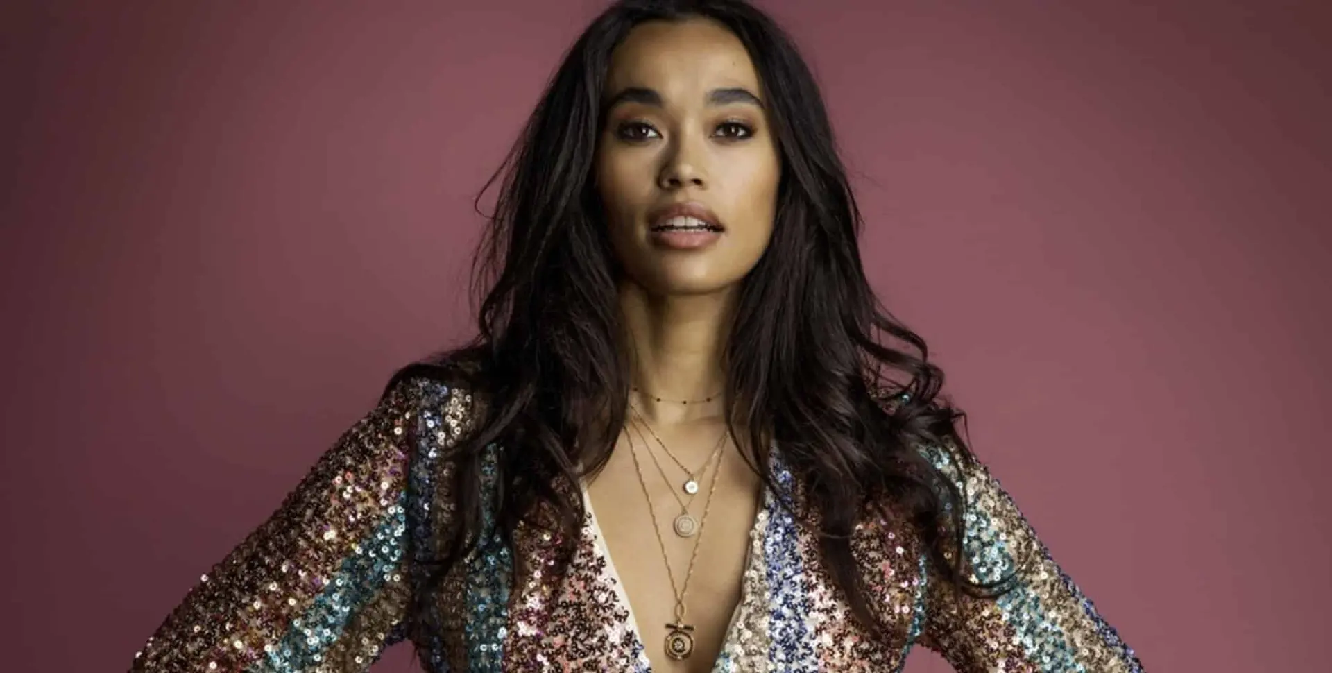 romy monteiro is klaar voor feestje op sprankelende foto
