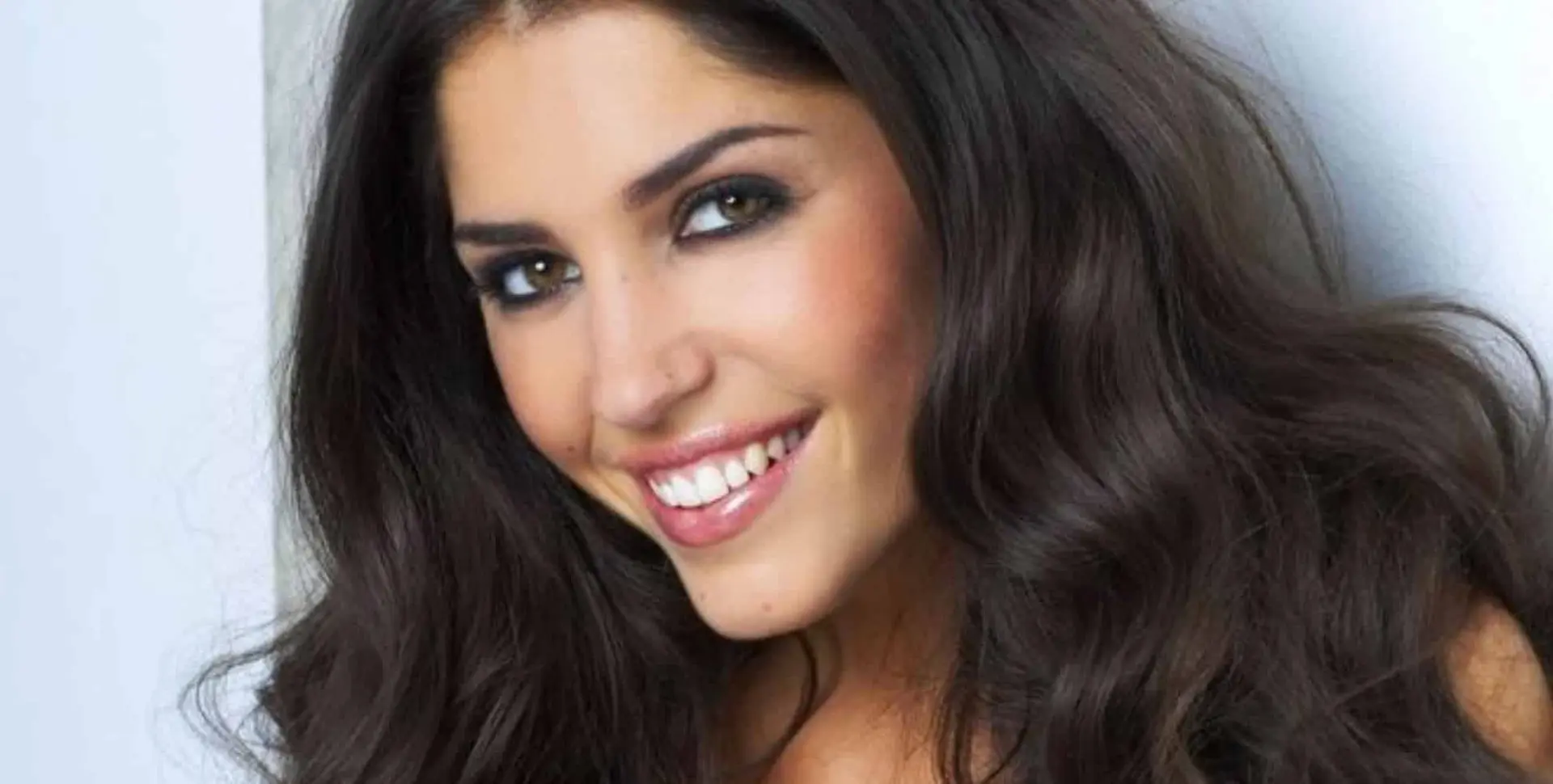 yolanthe cabau van kasbergen geel pakje