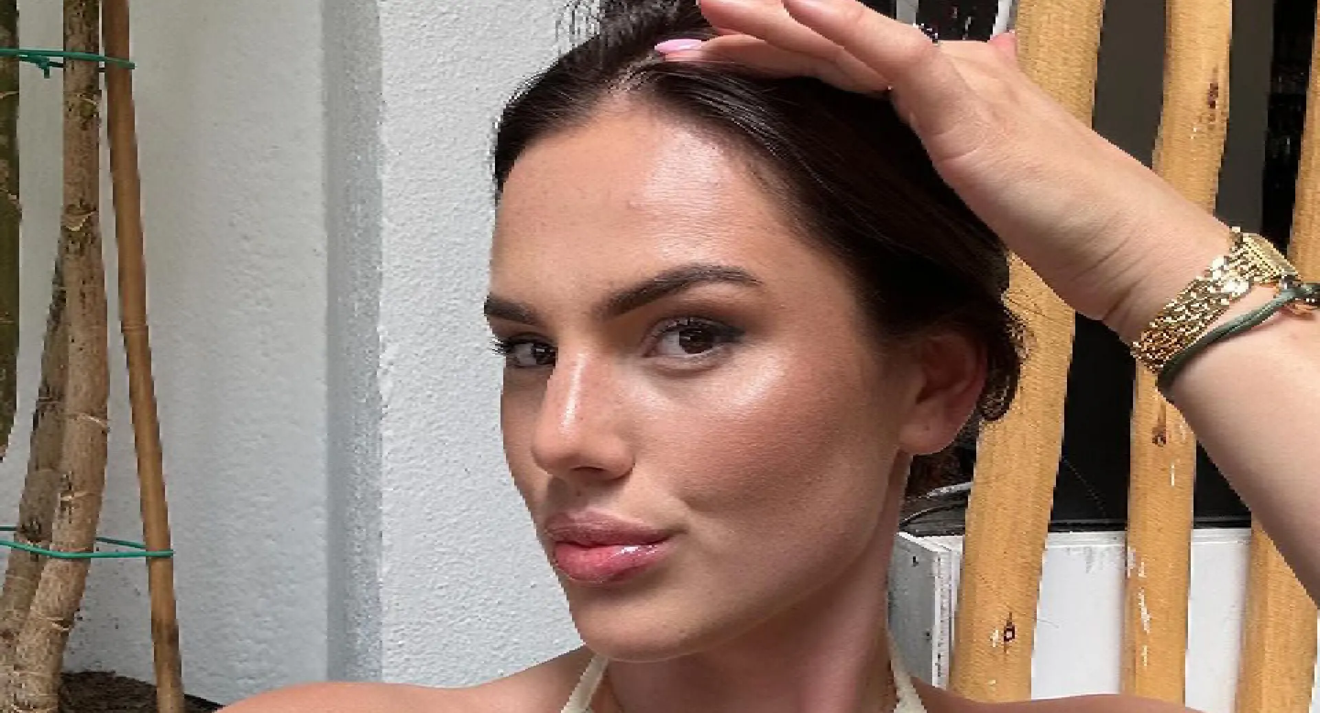 video famke louise laat volgers gratis smullen terwijl ze stiekem van achteren vastgelegd wordt