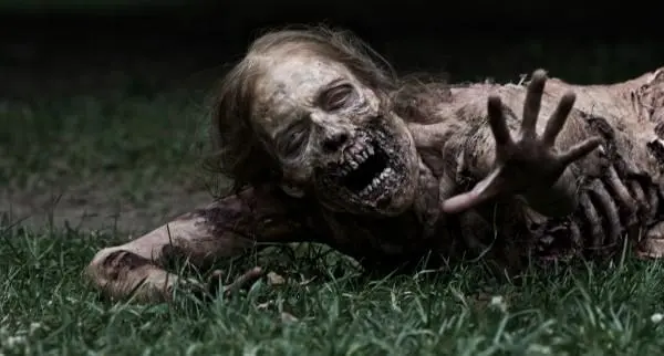 girl zombie the walking dead