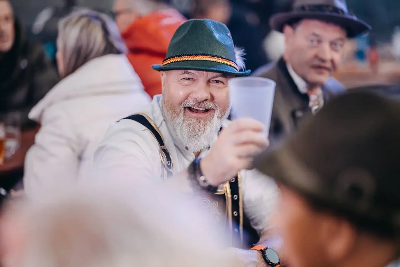 Oktoberfest Nidoje–2025–1 Large