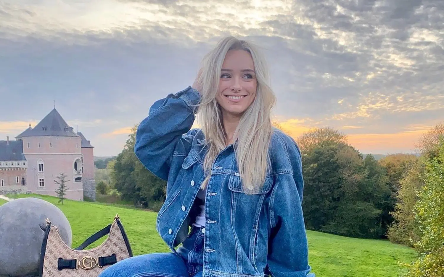 15042023AMYSONCKINSTAGRAM