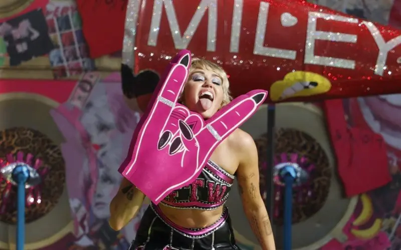 MileyCyrusPhotonews 1