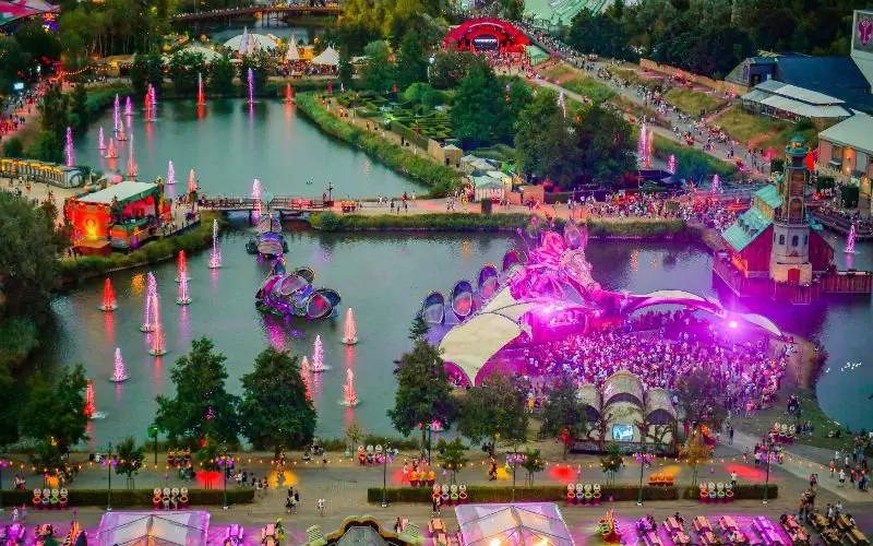 tomorrowland 1