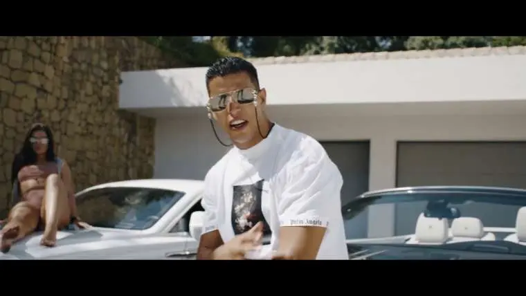 video kickboxer jalal oba laat zijn eerste offici le videoclip los lnnl7hljbjw