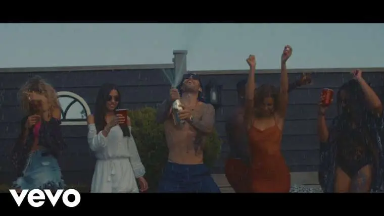 videoclip johnny 500 jhorrmountain hef 8211 vacation erop5bxt74i