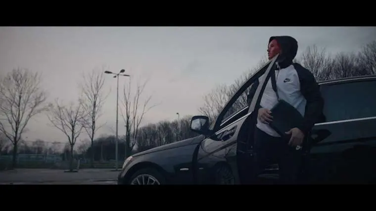 videoclip moesie 8211 stapelen prod issyonthebeat