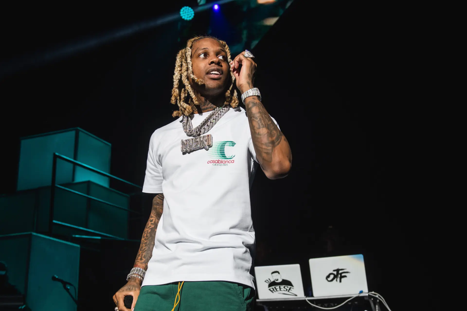 shutterstock_2318125891
