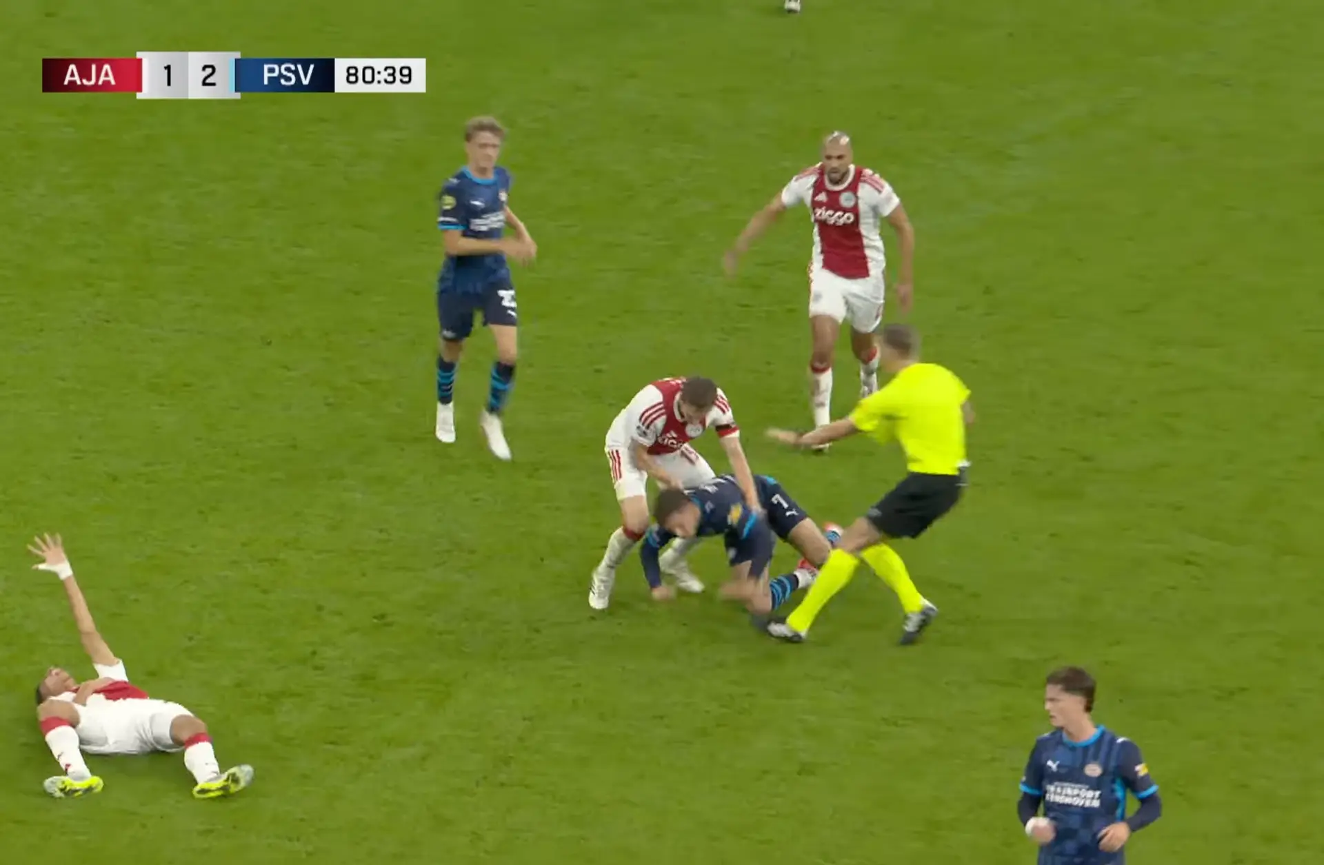 Ruben van Bommel en Aaron Bouwman tijdens Ajax - PSV