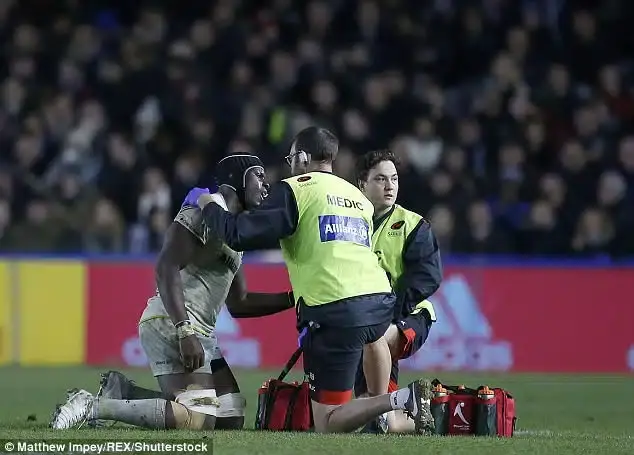 46f4188c00000578 5141875 maro itoje centre was injured as saracens lost 20 19 to harlequi a 4 1512339395218