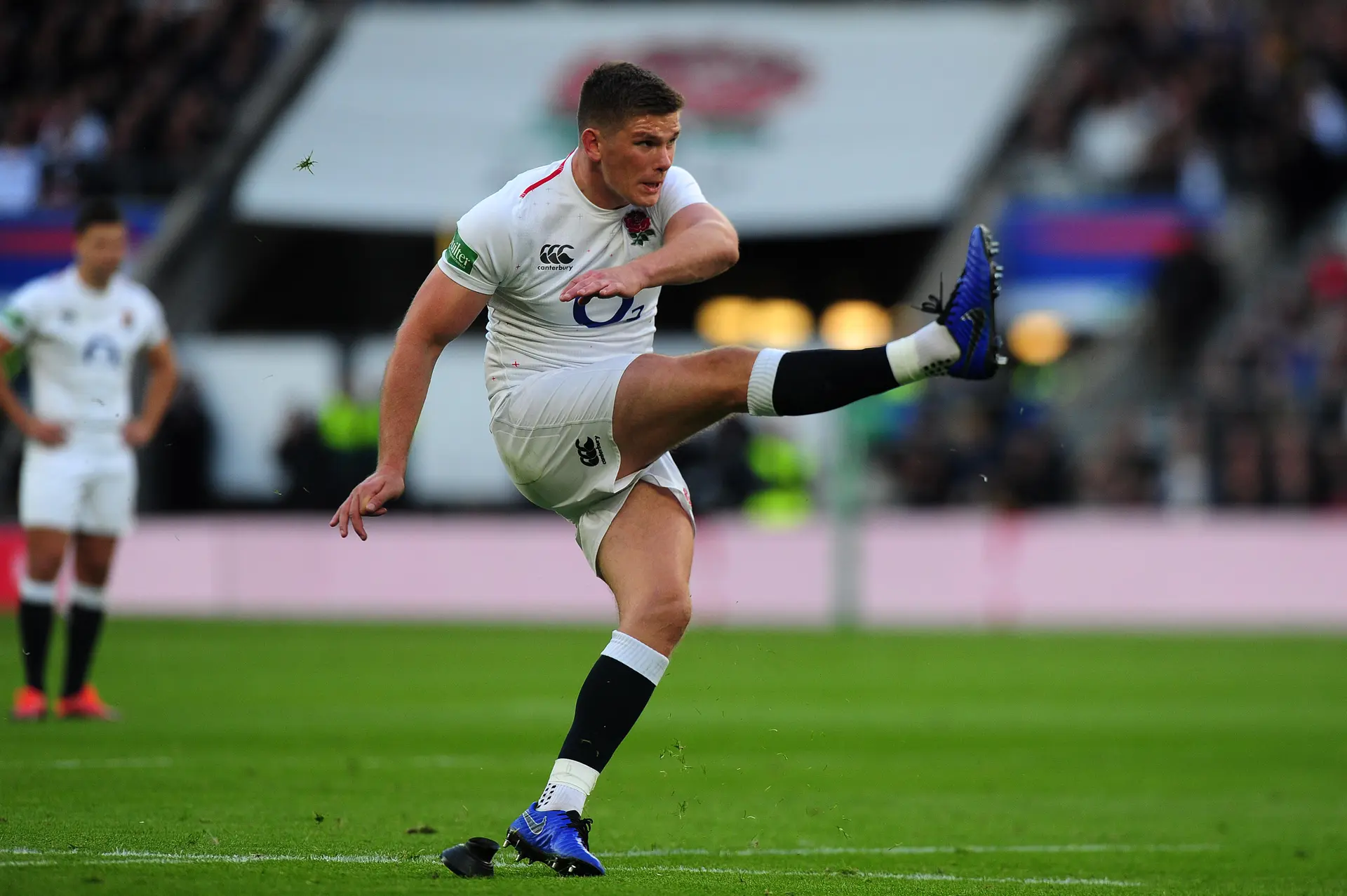 This image has an empty alt attribute; its file name is 2048707.jpg