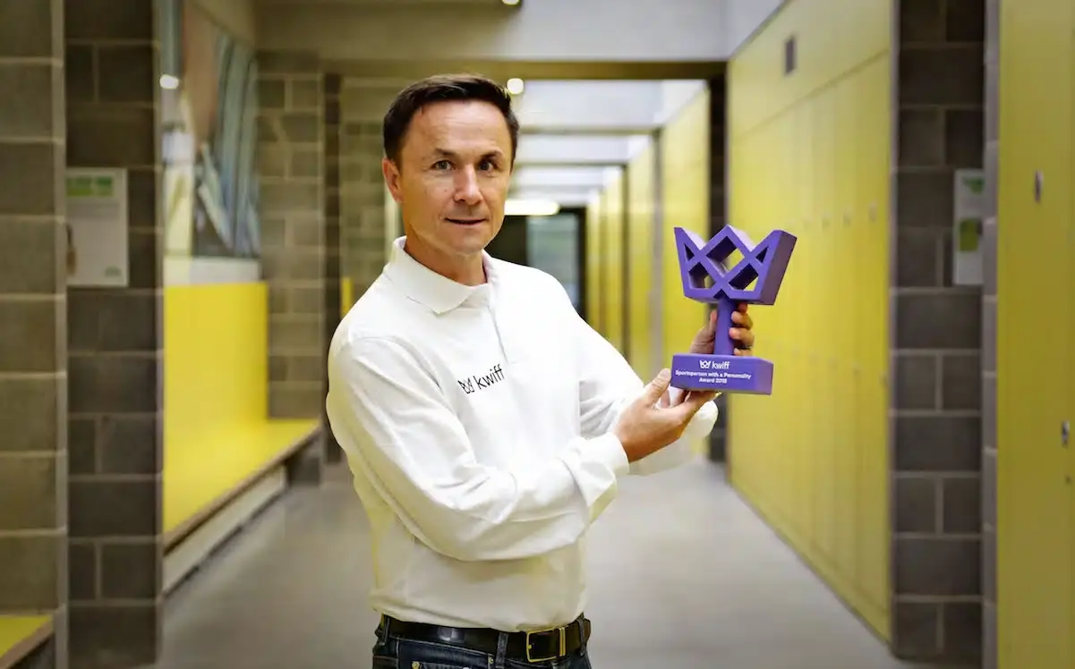 dennis wise launches the inaugural sportsperson with a personality award 035b15d