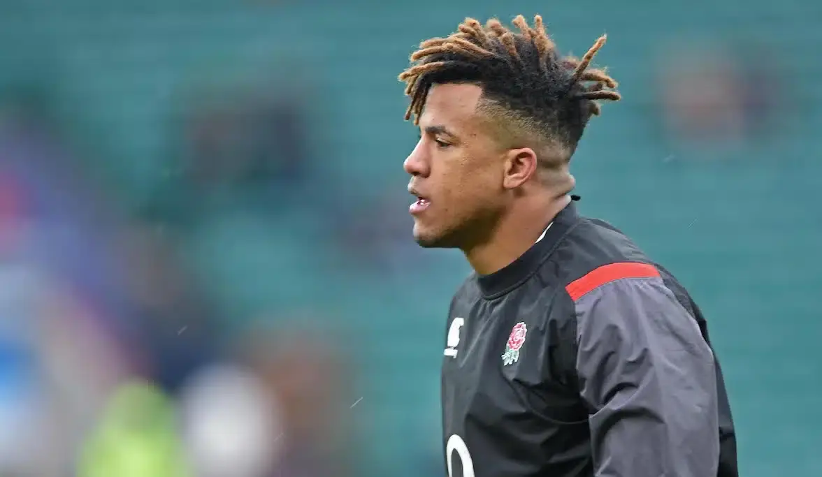 1973046